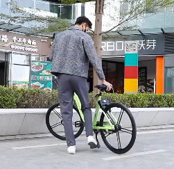 雖然騎自行車的好處多,但是作為戶外運動,騎行時需要注意的事項也多